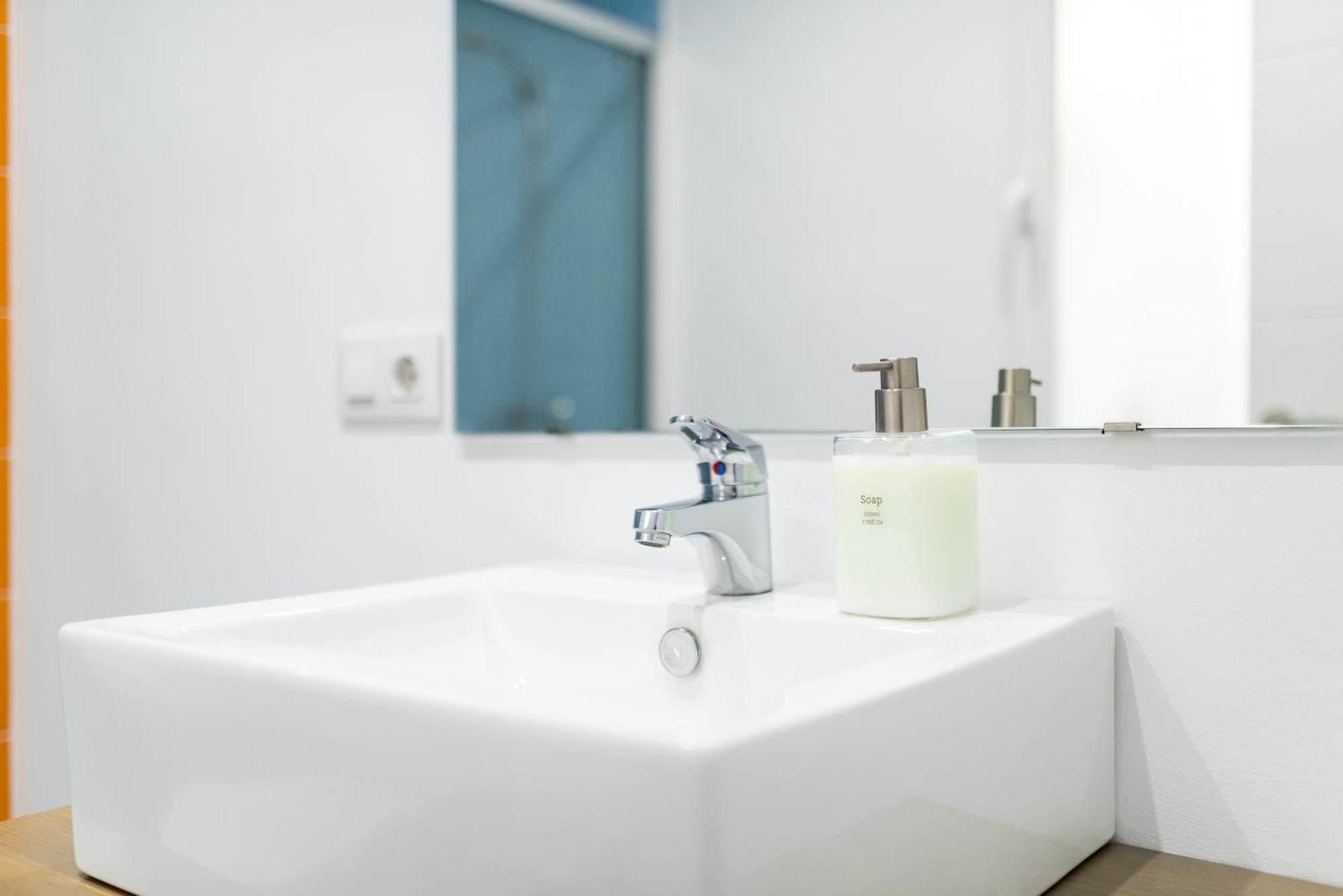 Tuguest Neptuno Apartment Granada Bagian luar foto